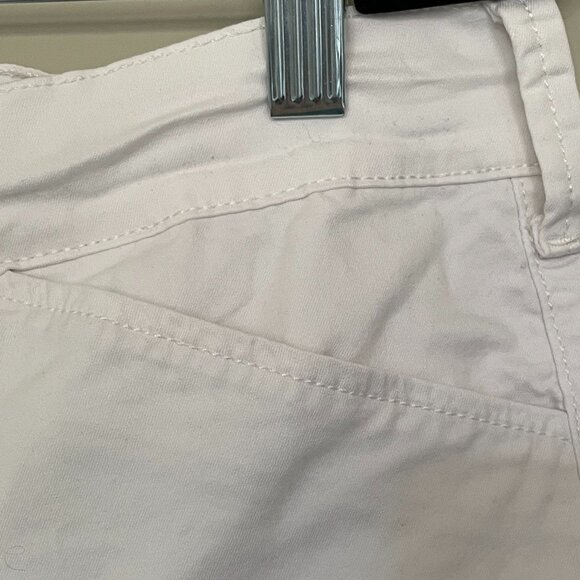 NYDJ Christy White Bermuda Shorts Size 18 - Picture 3 of 6